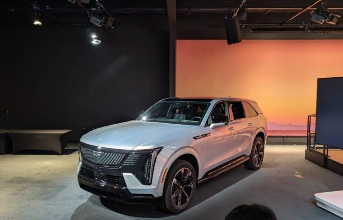 Cadillac sets U.S. price for Escalade IQ at $129,900