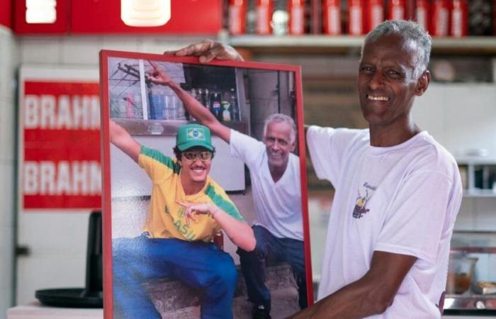 Brazilian bar becomes tourist attraction after surprise visit from Bruno Mars