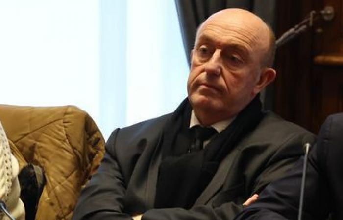 The former president of the Somme, Stéphane Haussoulier, is a tenant of social housing in Paris, the lessor announces its intention to terminate the contract