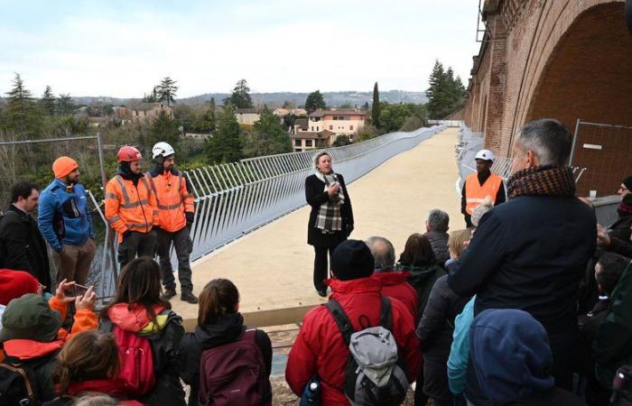 They are the first Albigensians to take the footbridge