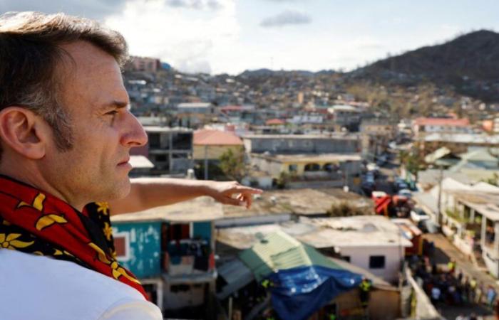 LIVE – Macron extends his visit to Mayotte, prey to anger after the passage of the cyclone