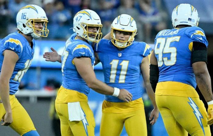 Chargers take advantage of obscure NFL rule with free kick field goal last successful in 1976