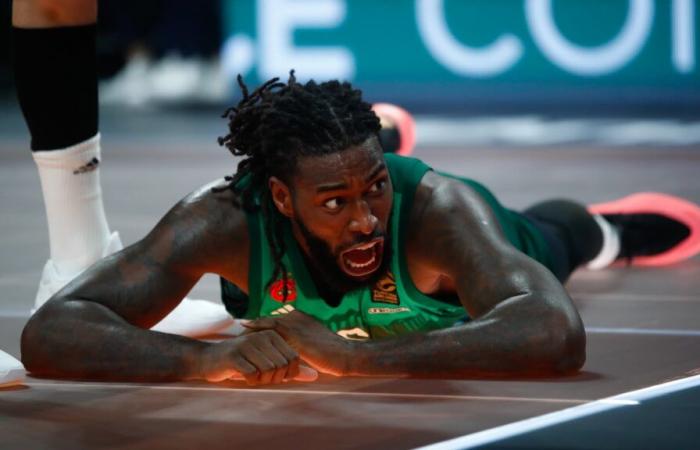 The incredible communion of the two teams after the terrible injury to Frenchman Mathias Lessort in the Euroleague