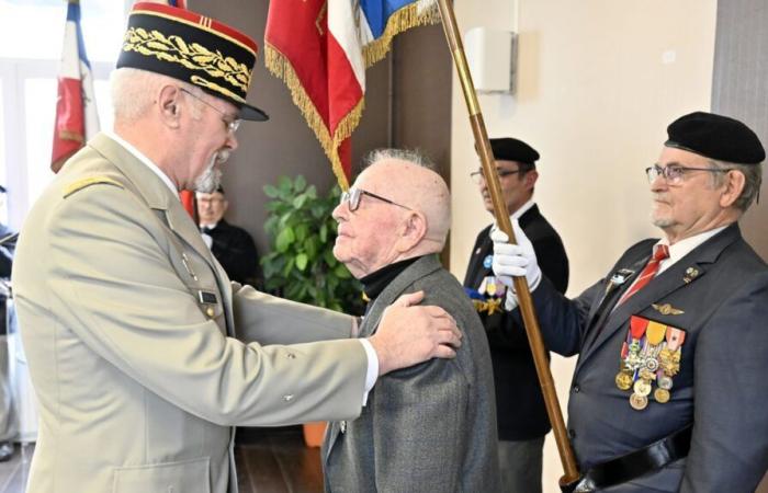 the Legion of Honor awarded to Louis Viauvy, 103 years old