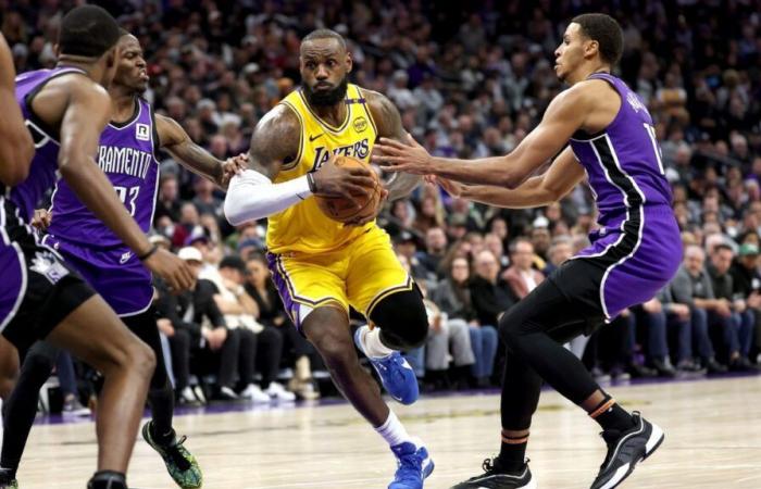 LeBron breaks all-time minutes record as Lakers get on track