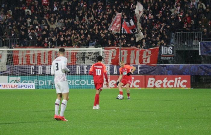 French Cup. FC Rouen logically loses in the 32nd final against Lille