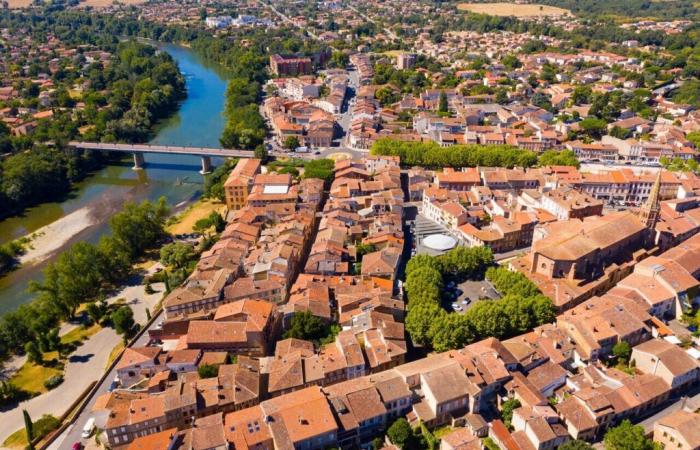 Population. Haute-Garonne is the department which gains the most inhabitants in mainland France