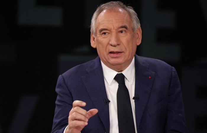 François Bayrou continues his consultations, the PS moves closer to censorship