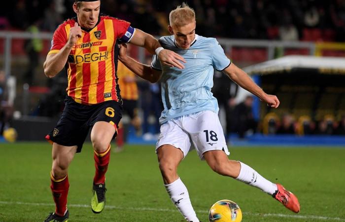 Lecce-Lazio 1-2: goals from Castellanos, Tete Morente and Marusic. Salentini with 10 men for the entire second half: Guilbert sent off