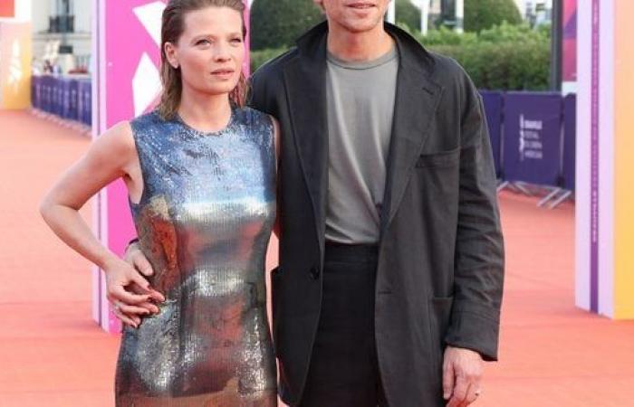 Raphaël and Mélanie Thierry, owners of a house on the “island of flowers”, a unique place famous for the stars