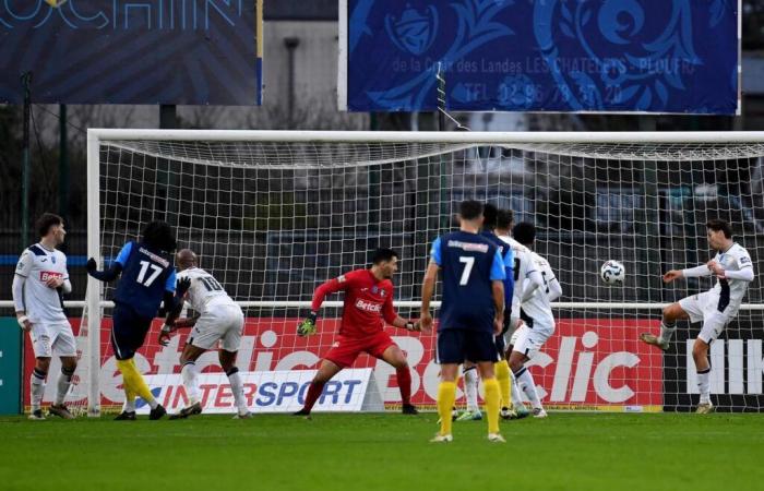 French Cup. Saint-Brieuc (N2) eliminates Le Havre (L1), Brest and Toulouse scare each other and Ligue 2 leave