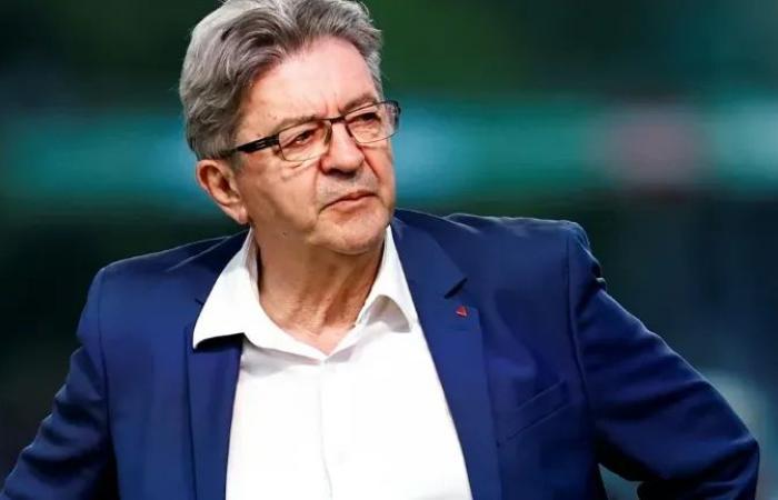 Jean-Luc Mélenchon threatens François Bayrou with a motion of censure