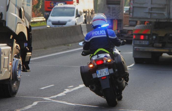 A little too fast on the ring road, she receives a fine for a much rarer reason…