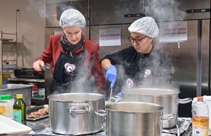 Philippe and Mathilde from Belgium visit a Brussels reception center for Christmas