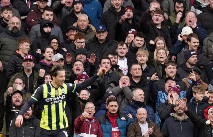 Grealish can't take it anymore, with a gesture he reacts to the Aston Villa fans: Guardiola makes proselytes