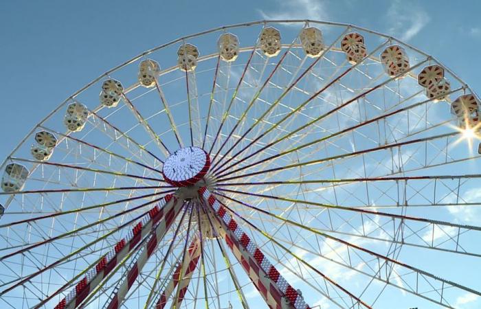 thrills guaranteed at an altitude of 45 meters in this immense wheel