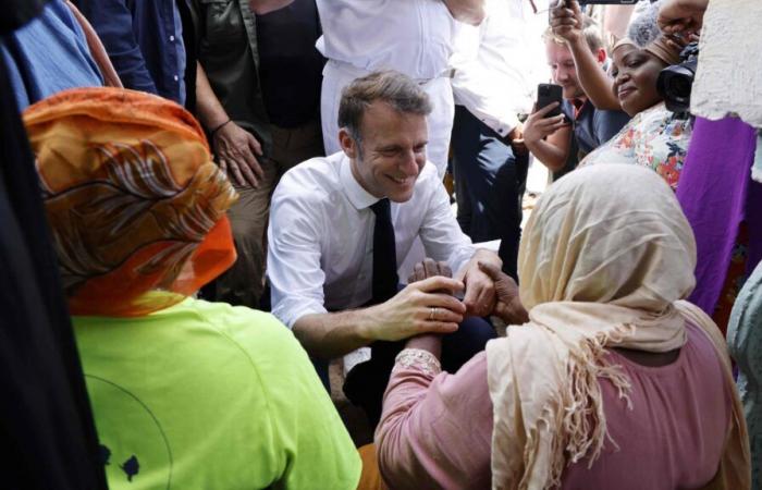 Macron and that fool in Mayotte: “Without France you would be in the s…”