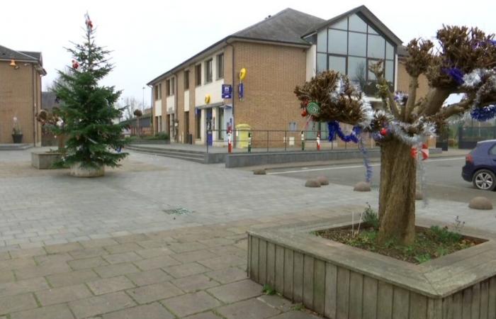 Hangers, fabric… A town in Pas-de-Calais replaces Christmas lights with recycled materials