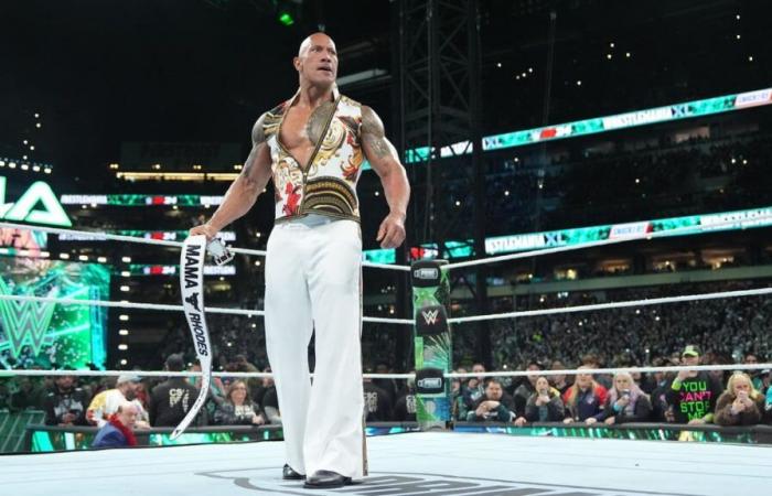 Wrestling – WWE: The Rock takes his phone to convince a legendary star to come!