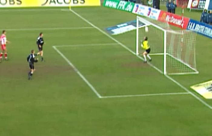 Crazy Rhine-Main derby: Eintracht goalkeeper copies legendary own goal! | sport