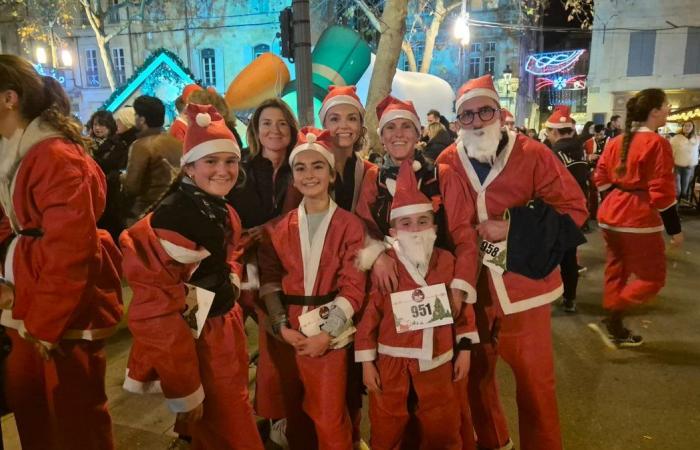 EVENING FACT 550 Santas took part in the first Christmas run Arles