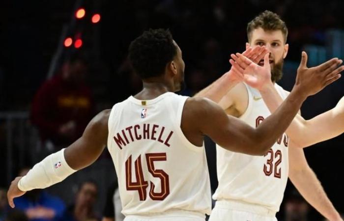 The Cleveland Cavaliers dominate the Milwaukee Bucks in the NBA