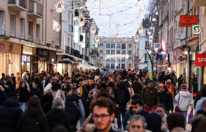 IN PICTURES. The madness of the last Saturday before Christmas in the center of Caen