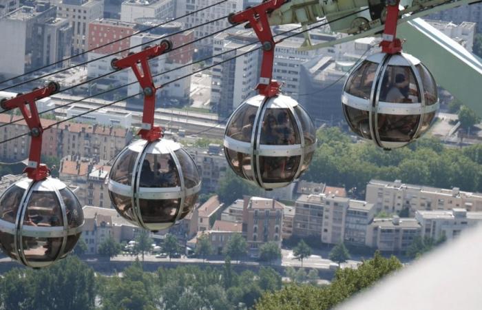 Photo exhibition of the Focus Grenoble association at the Bastille