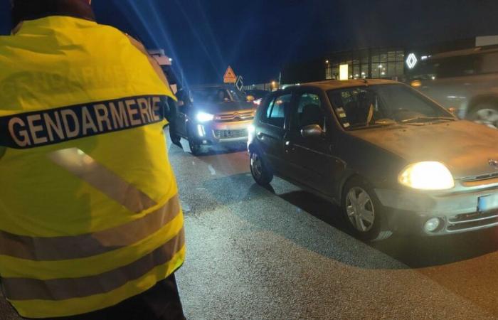 Beauvais. Police and gendarmes control vacation departures