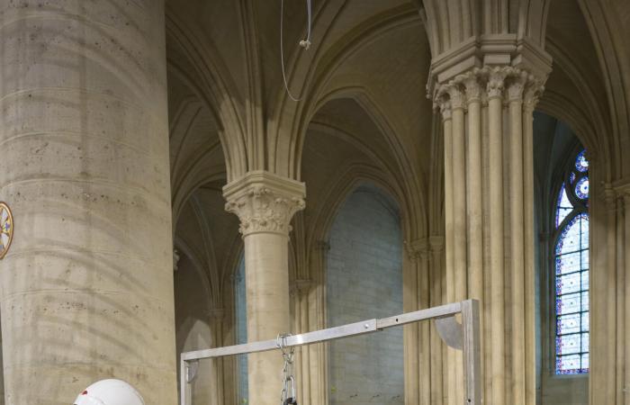 Régis Mathieu, a master luster maker at Notre-Dame de Paris [4/9]