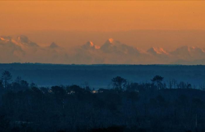 In pictures. The mirage of the Pyrenees, always spectacular, above the Pilat dune