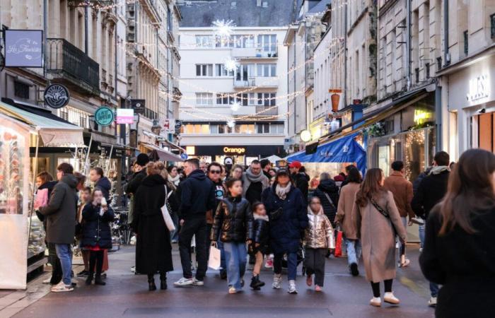 IN PICTURES. The madness of the last Saturday before Christmas in the center of Caen