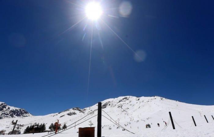 Weather fluctuations release rain and snowfall in areas of Morocco