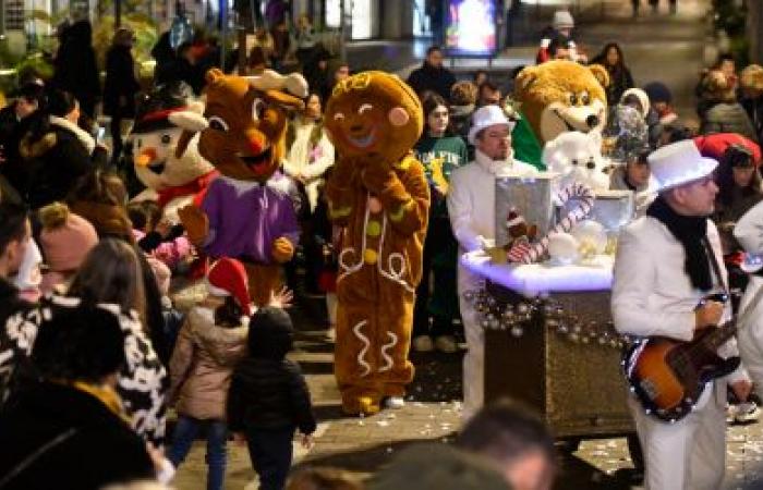 The great Santa Claus parade delights Aubagne