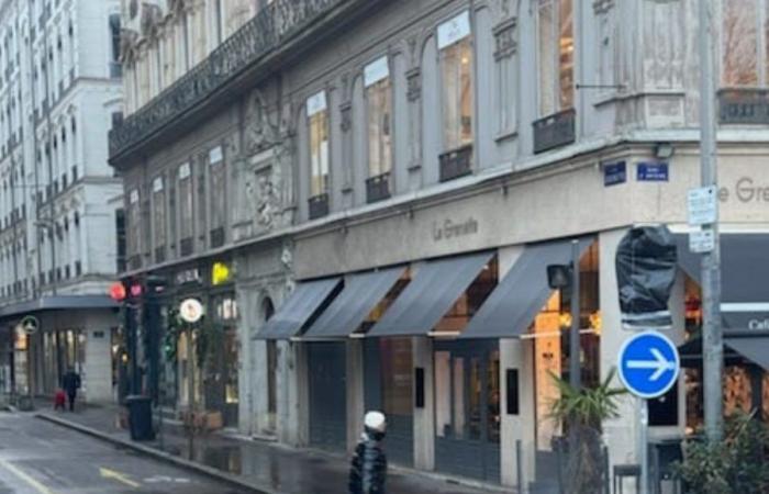 Lyon. Rue Grenette reopened to traffic? –