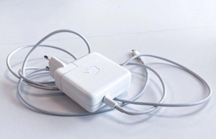 The universal charger is compulsory from December 28