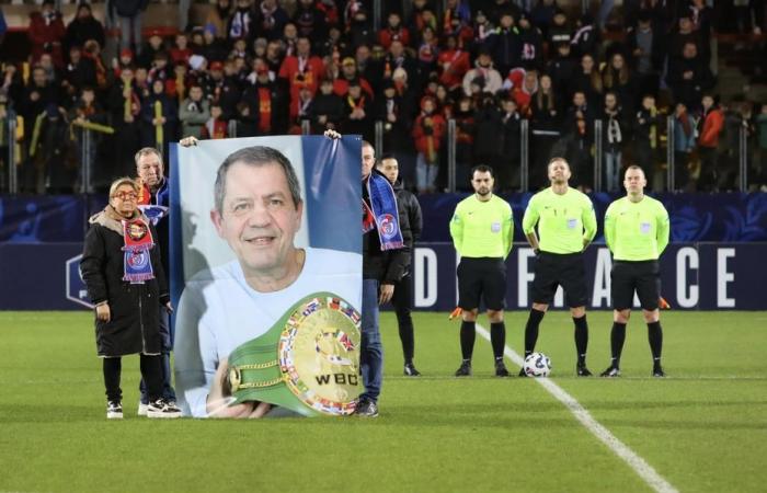 The moving tribute to Thierry Jacob, boxing legend from Calais, at the Épopée stadium