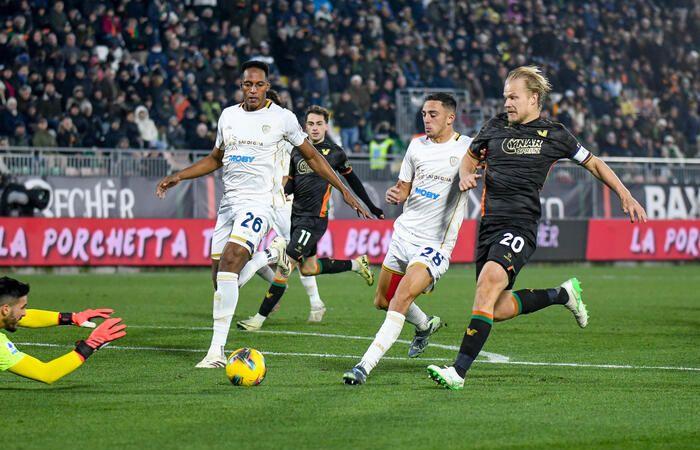 Serie A: Venezia beats Cagliari 2-1 – Football