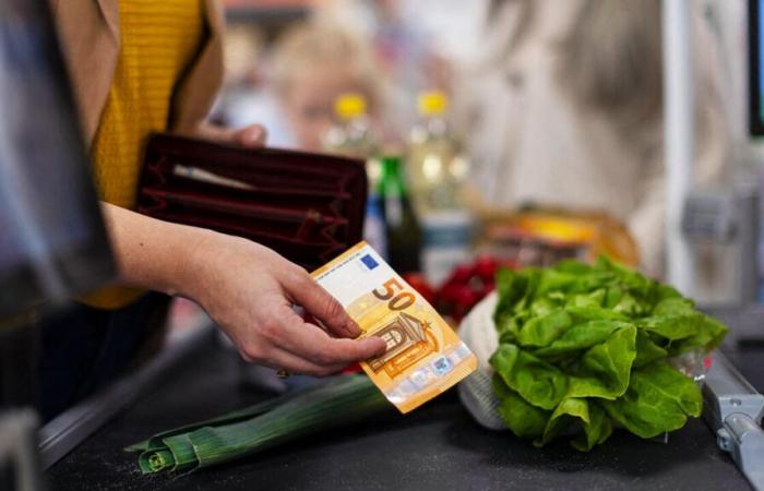 The trick to paying less for your supermarket shopping and saving up to €200 per month