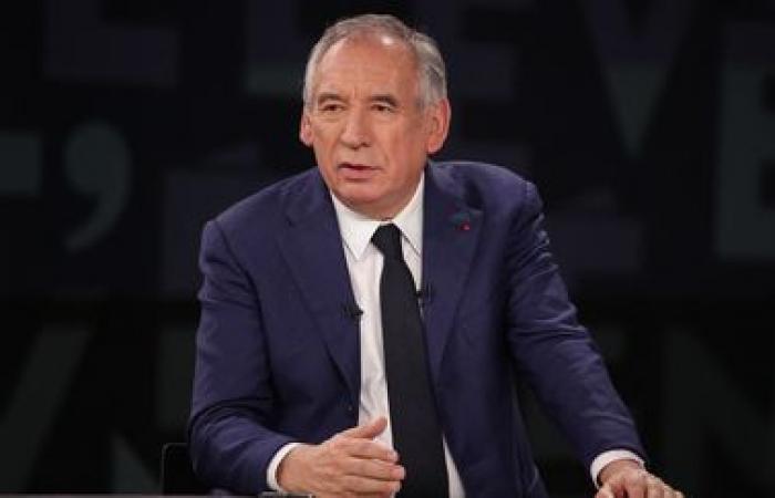 François Bayrou begins his mandate with historically low popularity