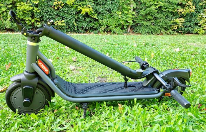 This coupon wipes out the price of the versatile Atomi E20 electric scooter