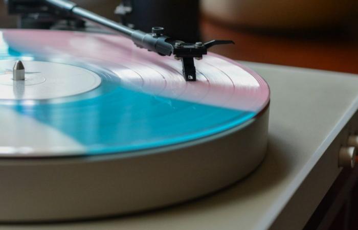 Fnac is reducing the prices of this vinyl turntable, but only for a few more days