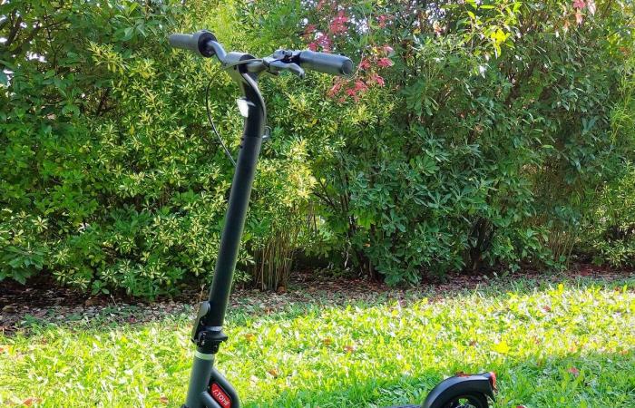 This coupon wipes out the price of the versatile Atomi E20 electric scooter