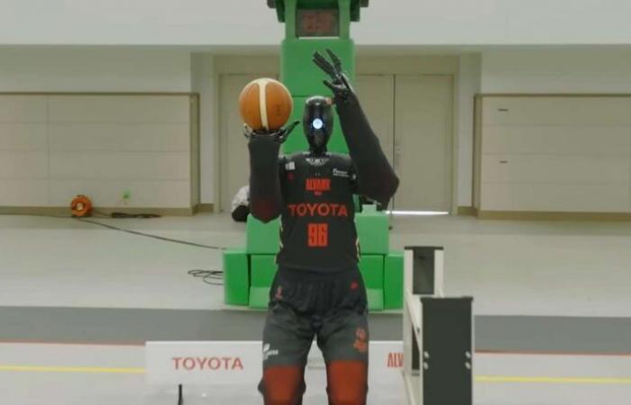 In just two attempts, this humanoid robot set an incredible new world record!