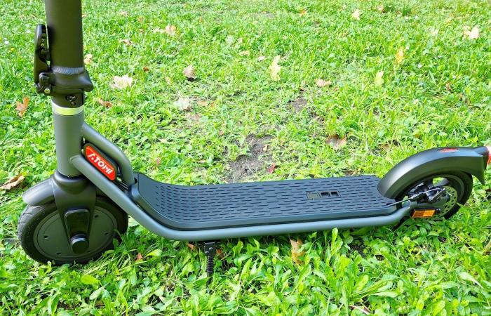 This coupon wipes out the price of the versatile Atomi E20 electric scooter