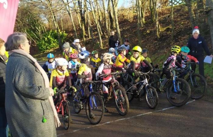 The Vélo Club du Velay on track at the Méons cyclo-cross