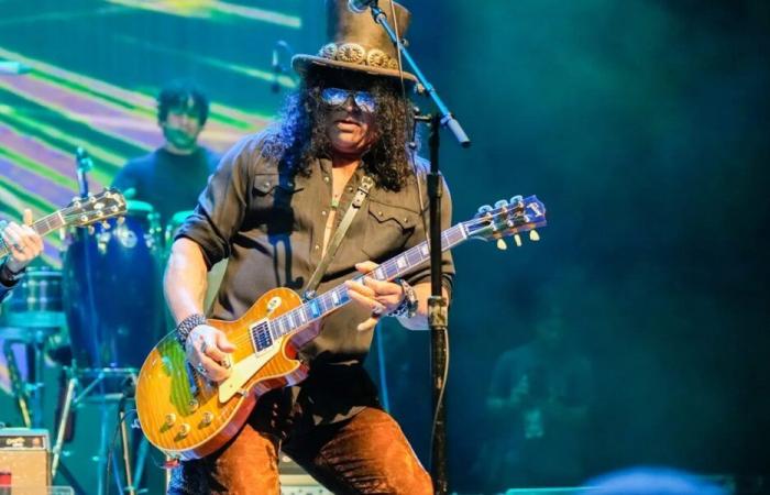 Slash delivers incredible solo in Nashville