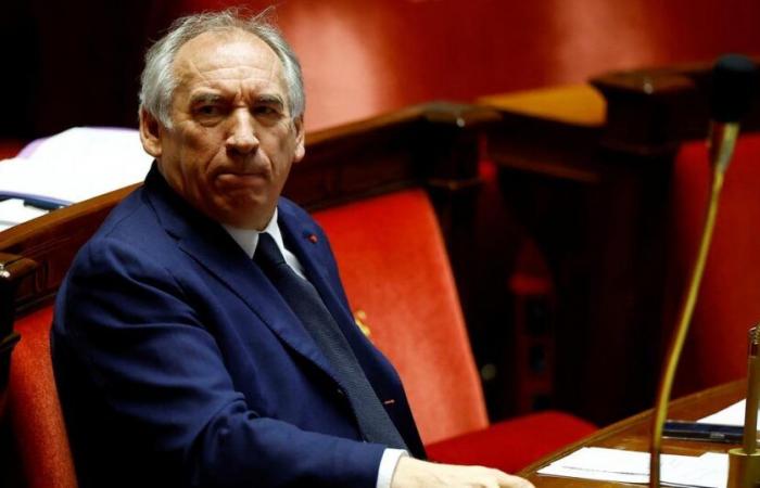 Bayrou begins his mandate with a historically low popularity rating