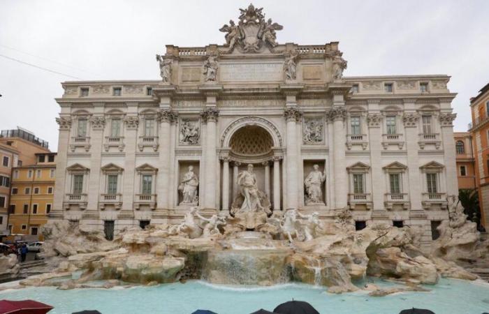 Rome: Trevi Fountain reopens after cleaning