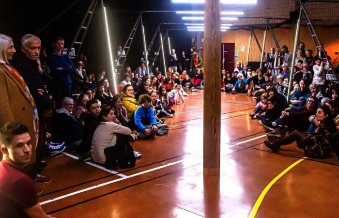 Montreal. The circus whispers at the Ear of the Hibou, a unique show